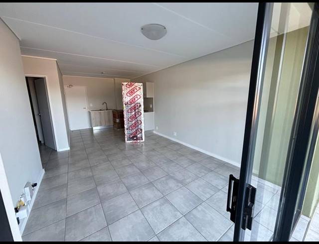 2 BEDROOM PROPERTY TO RENT IN MOOIKLOOF